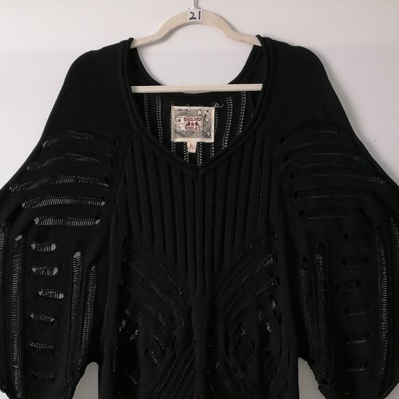 Chelser & Violet Women's Black Flared Sleeve Oversized Knitted Sweater Size S - Picture 2 of 7